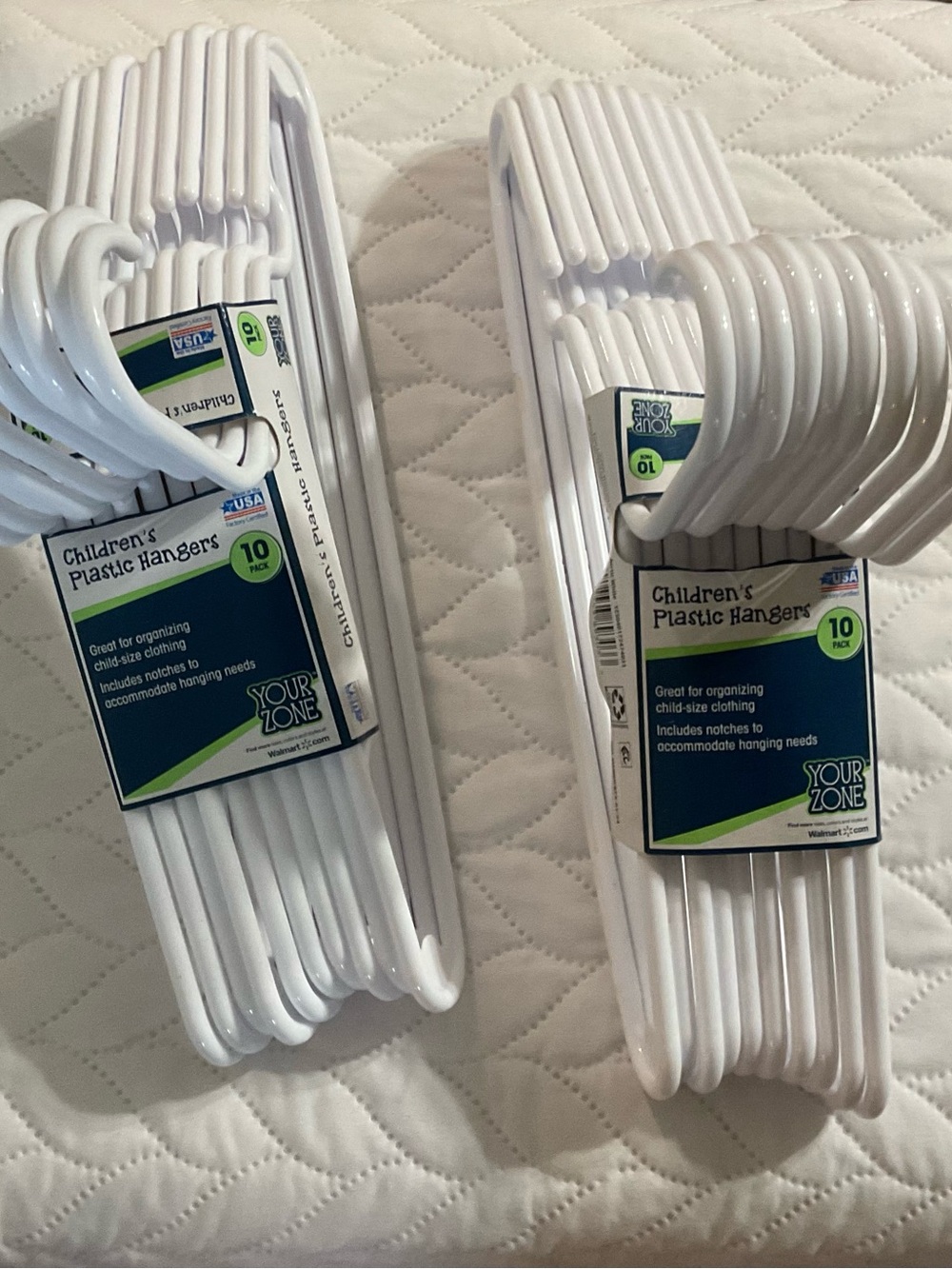Children’s plastic hangers